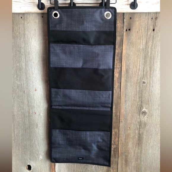thirty-one Handbags - Thirty-One Hang-Up Family Organizer in Black Criss Pop
